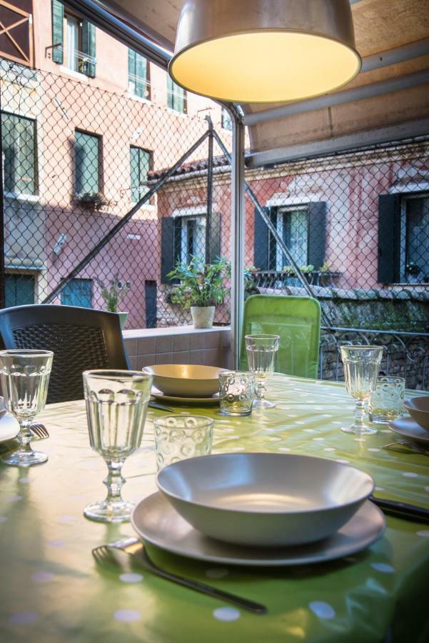Terrazzina - Romantic Pied A Terre At The Heart Of Cannaregio District Венеция Экстерьер фото